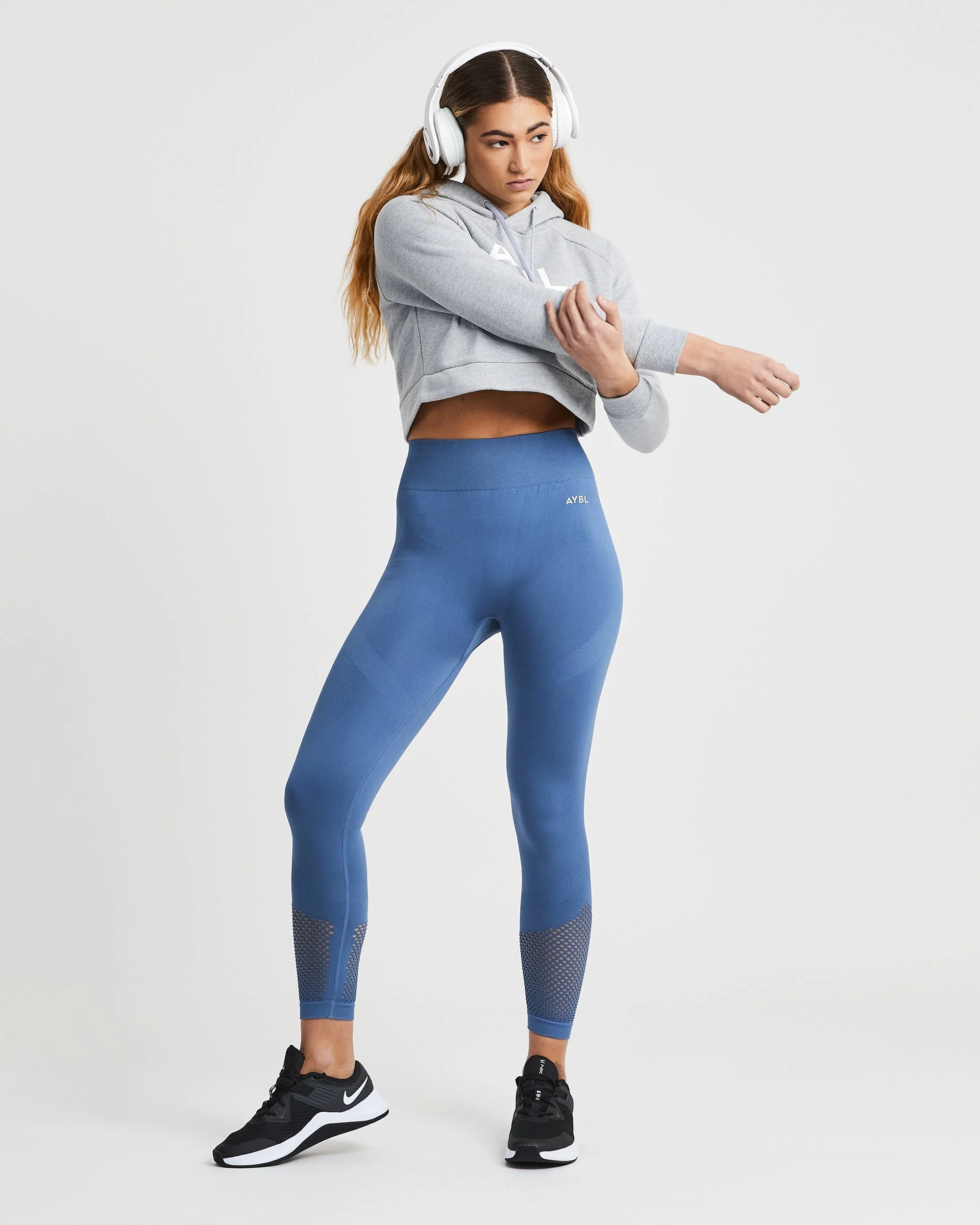 Staple Crop Hoodie - Light Gris - Image 5