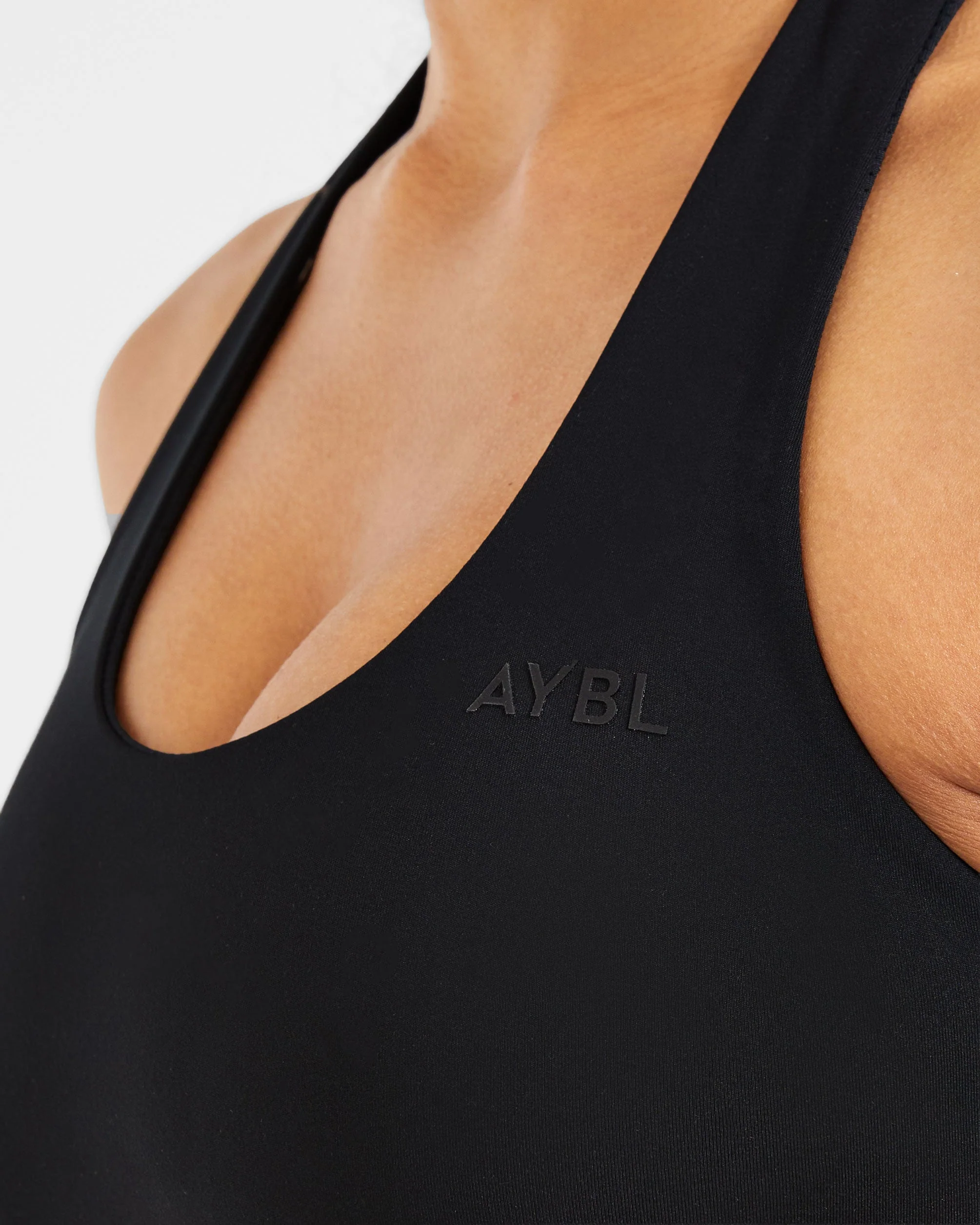 Staple Halterneck Crop Top - Noir - Image 5