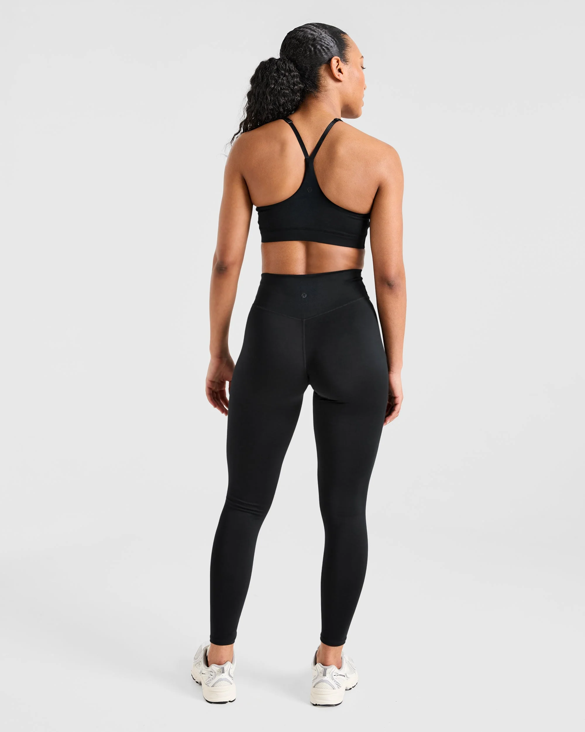Staple Sports Bra - Noir - Image 4