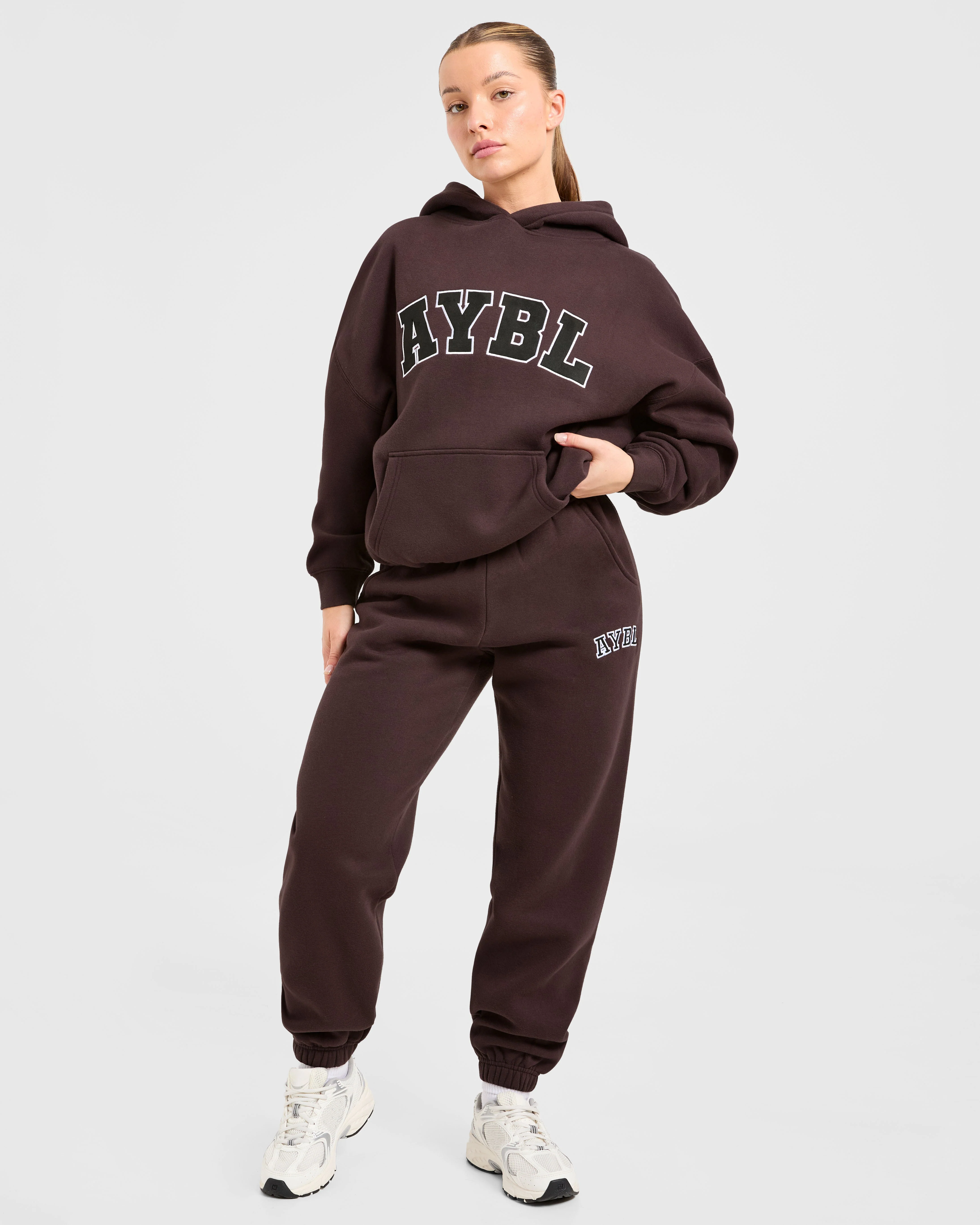 Varsity 2.0 Oversized Joggers - Cocoa Brun - Image 7