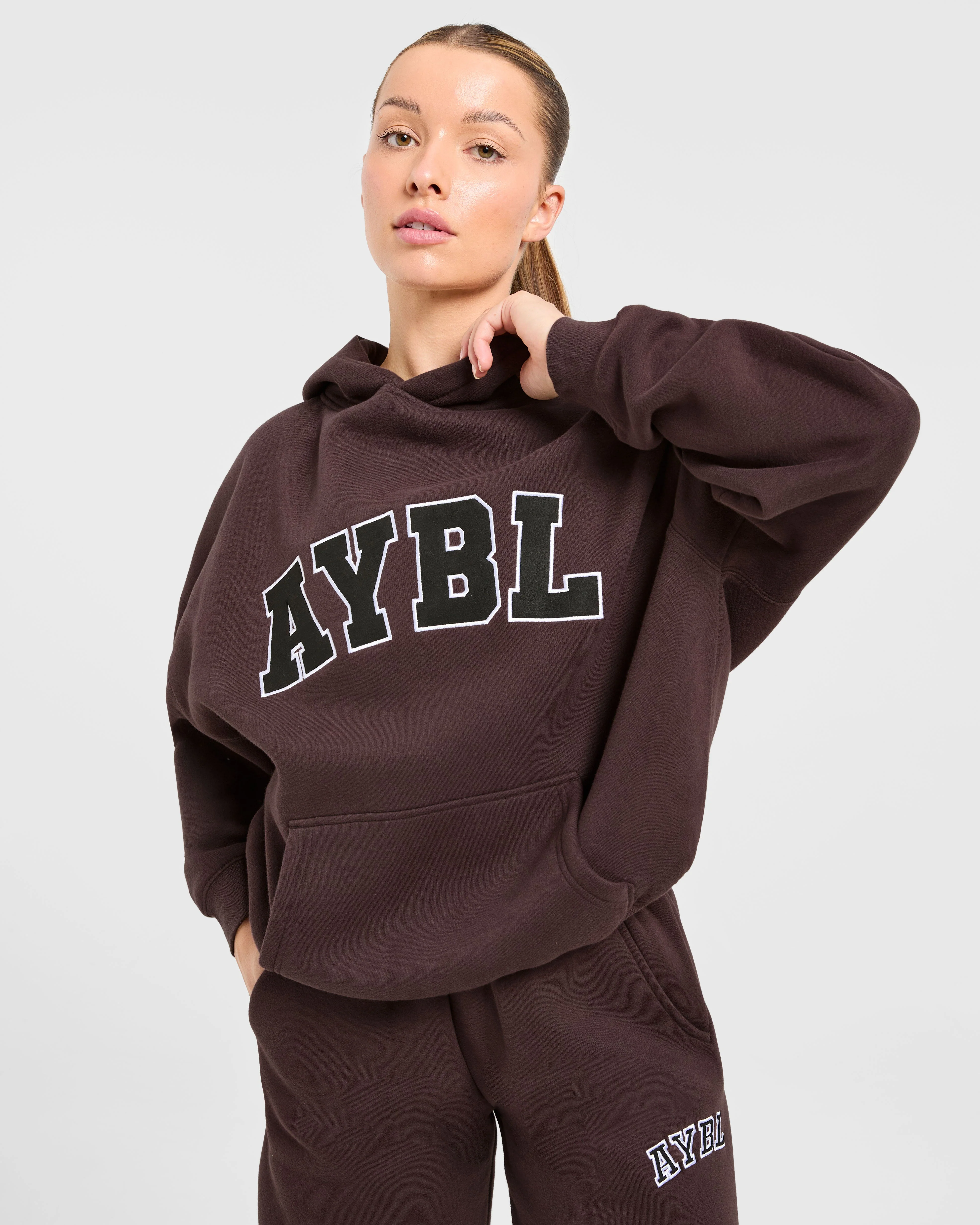 Varsity 2.0 Oversized Straight Leg Joggers - Cocoa Brun - Image 8