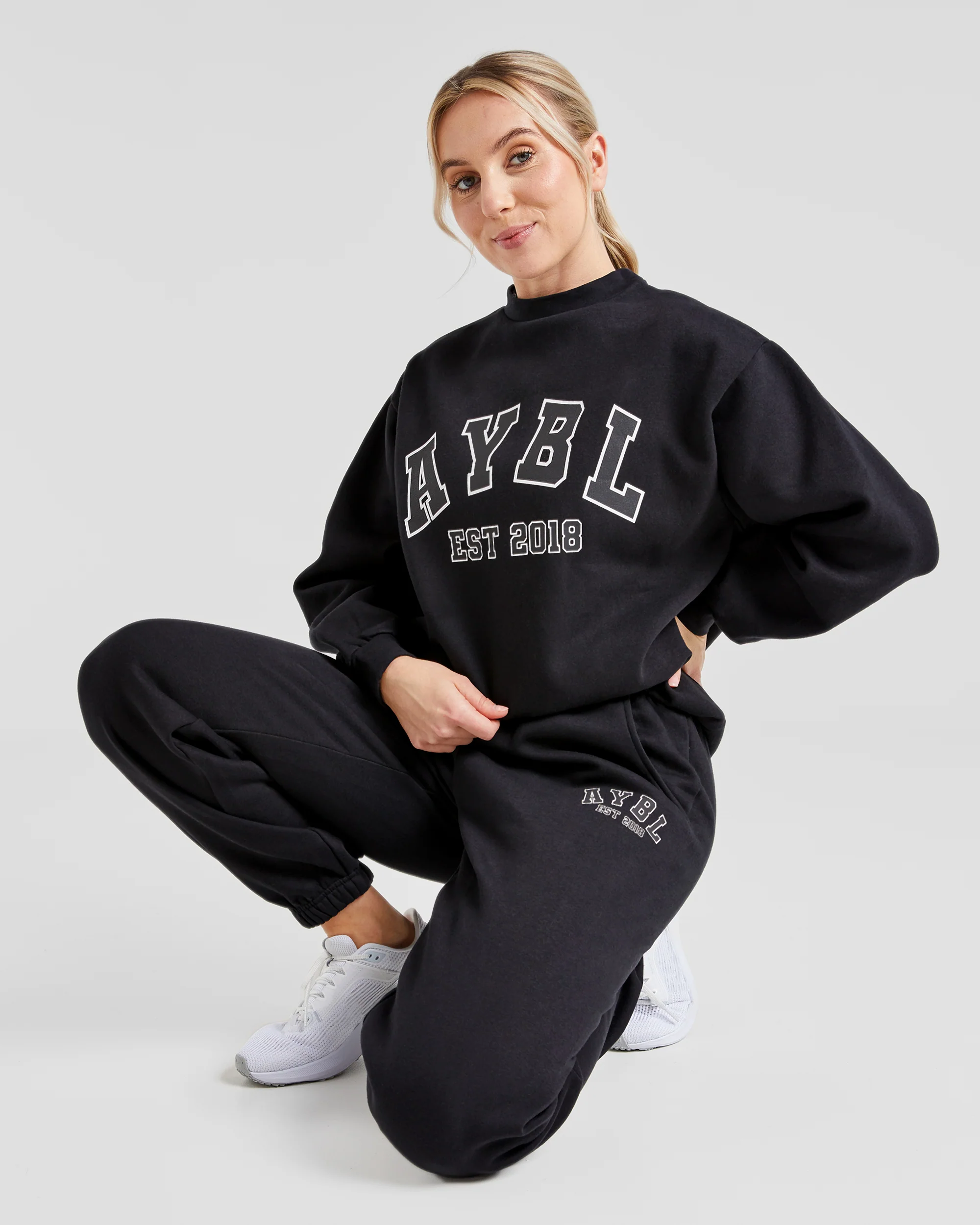 Varsity Graphic Oversized Sweatshirt - Noir - Image 6