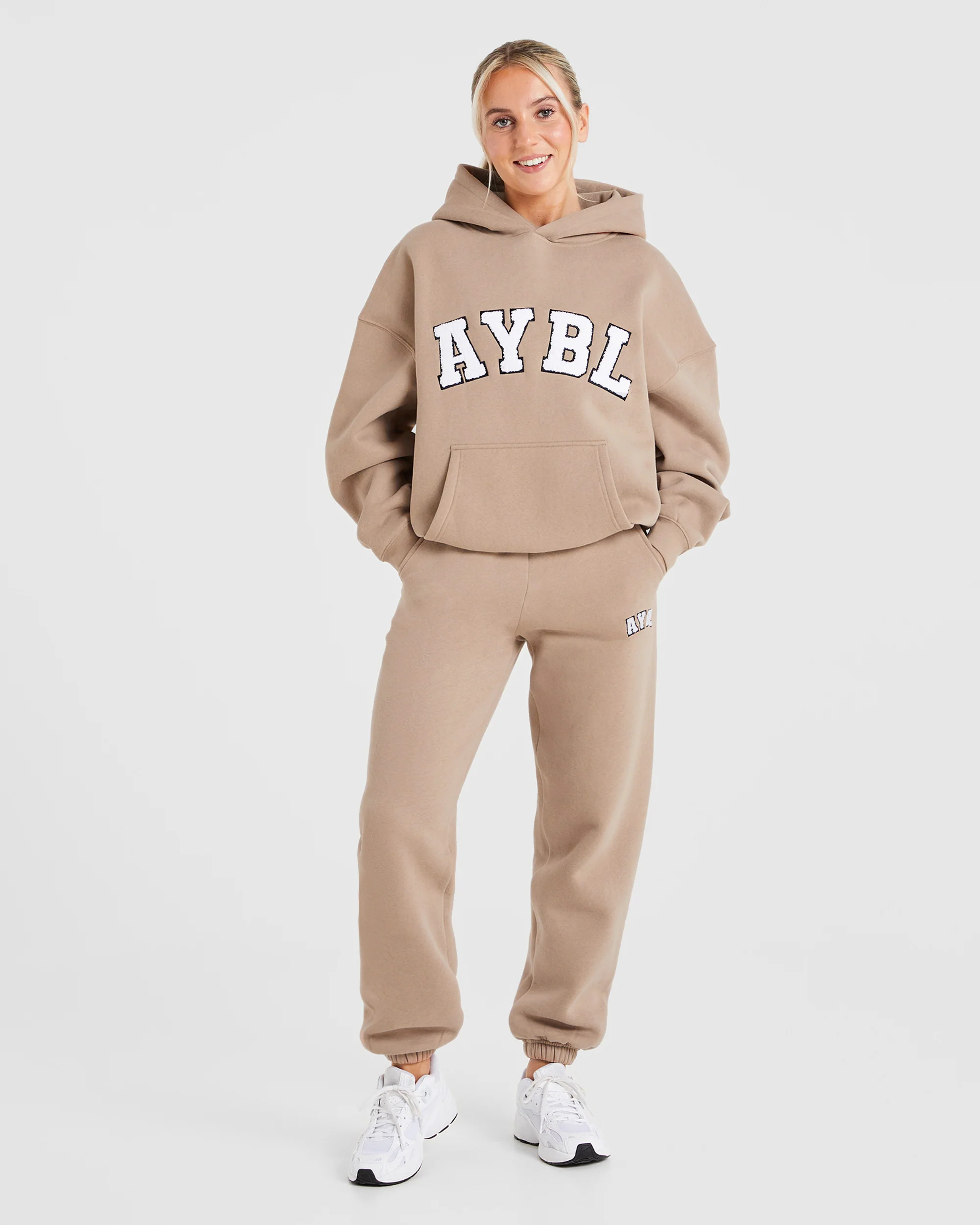 Varsity Oversized Joggers - Latte Marron - Image 3